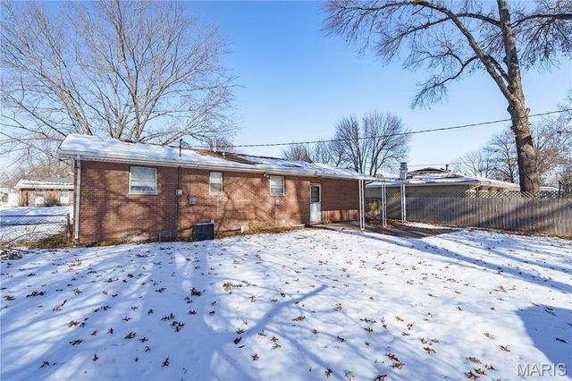 14 Wilson Park Drive, Granite City, IL 62040