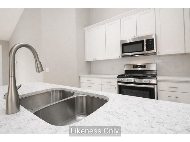 9 Mabel Way, South Burlington, VT 05403