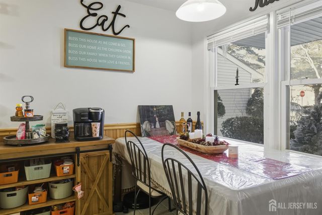 27 sandpiper Drive, Sayreville, NJ 08859