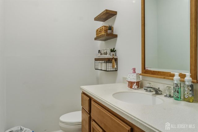 27 sandpiper Drive, Sayreville, NJ 08859