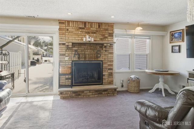 27 sandpiper Drive, Sayreville, NJ 08859