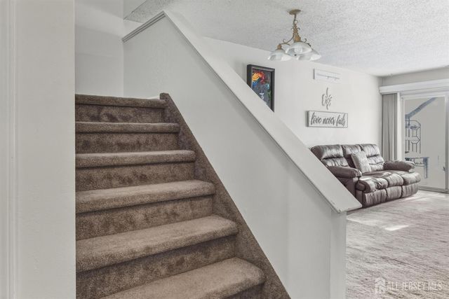 27 sandpiper Drive, Sayreville, NJ 08859