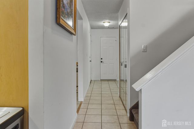 27 sandpiper Drive, Sayreville, NJ 08859