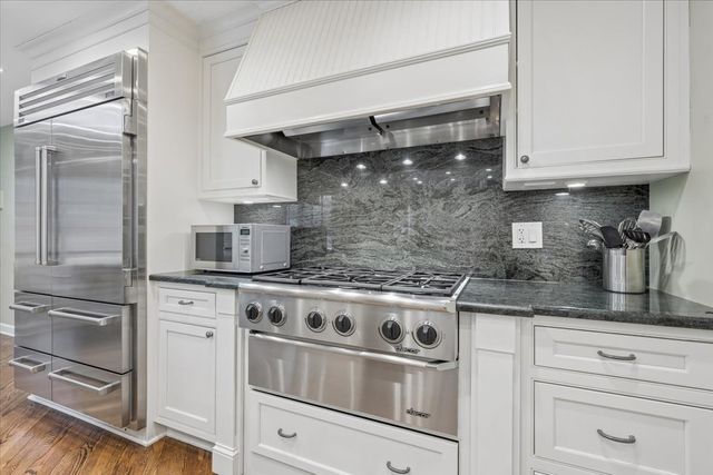 1185 Hill Road, Winnetka, IL 60093