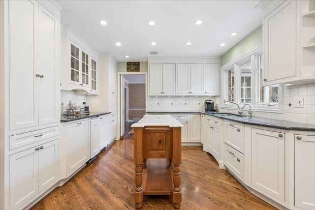 1185 Hill Road, Winnetka, IL 60093