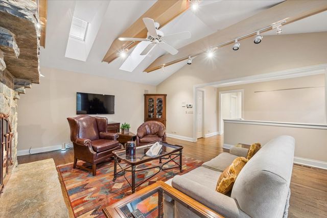 1185 Hill Road, Winnetka, IL 60093