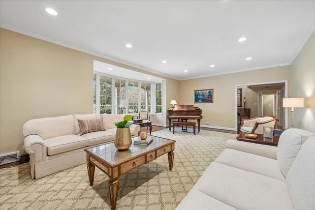 1185 Hill Road, Winnetka, IL 60093