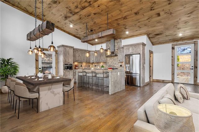 65 Wolf Creek Heights, Mineral Bluff, GA 30559