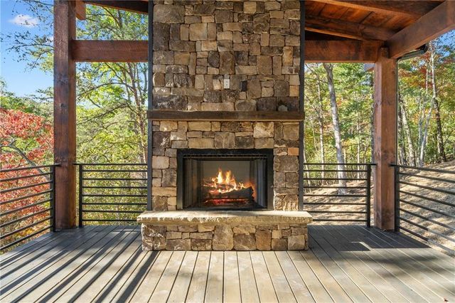 65 Wolf Creek Heights, Mineral Bluff, GA 30559