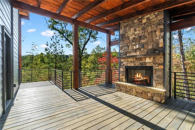 65 Wolf Creek Heights, Mineral Bluff, GA 30559