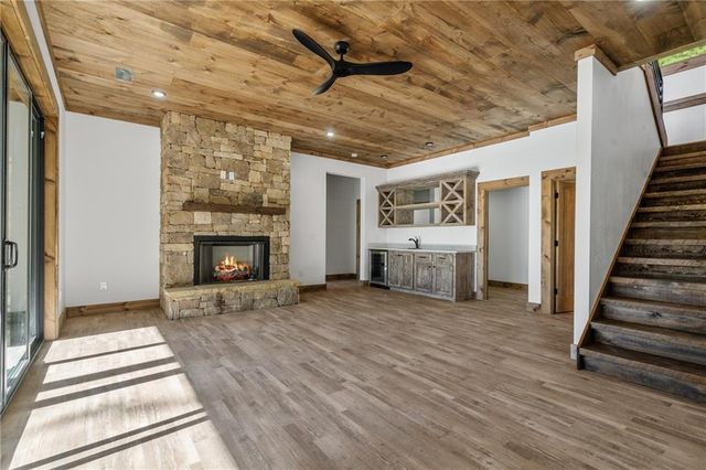 65 Wolf Creek Heights, Mineral Bluff, GA 30559