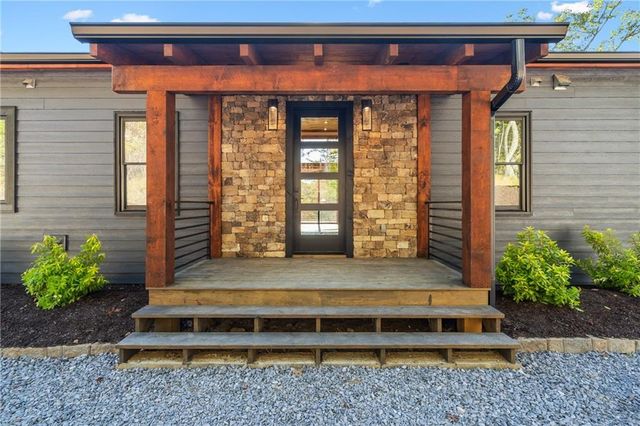 65 Wolf Creek Heights, Mineral Bluff, GA 30559