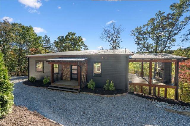 65 Wolf Creek Heights, Mineral Bluff, GA 30559