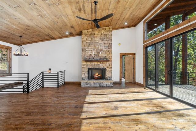 65 Wolf Creek Heights, Mineral Bluff, GA 30559