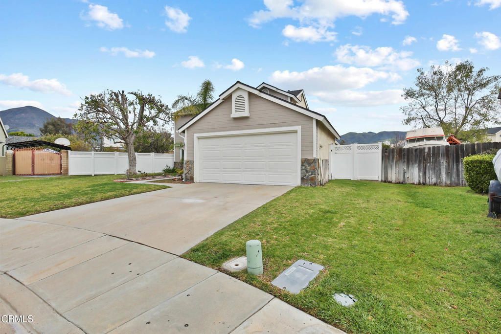Image 3 of property listing at 228 Parkhaven Court, Fillmore, CA 93015