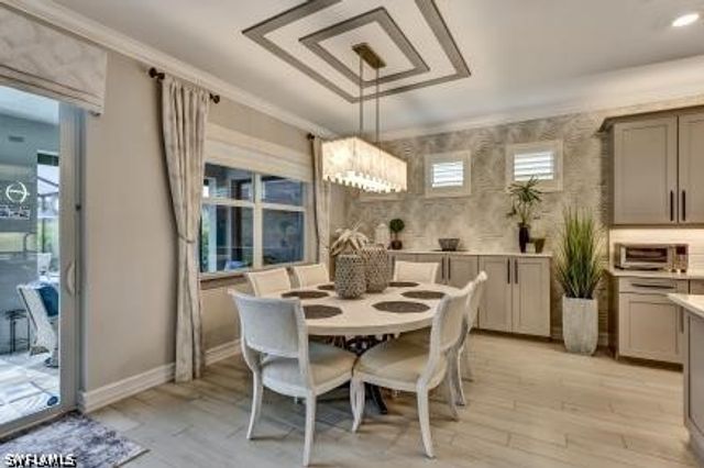 426 Tamarindo LN, Naples, FL 34114