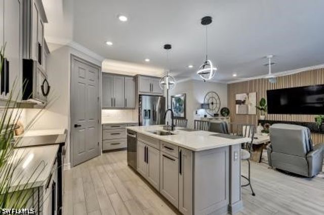 426 Tamarindo LN, Naples, FL 34114