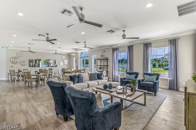 426 Tamarindo LN, Naples, FL 34114
