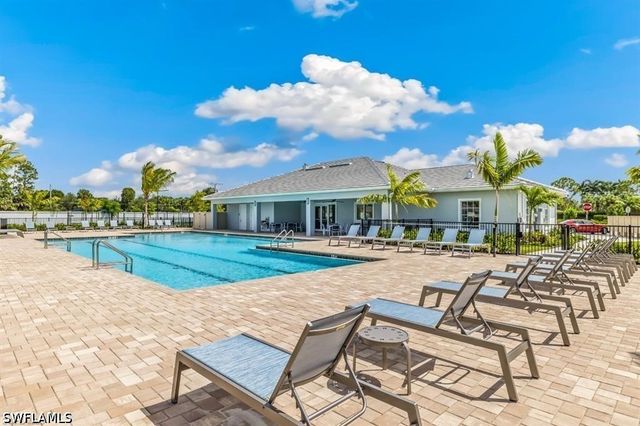426 Tamarindo LN, Naples, FL 34114
