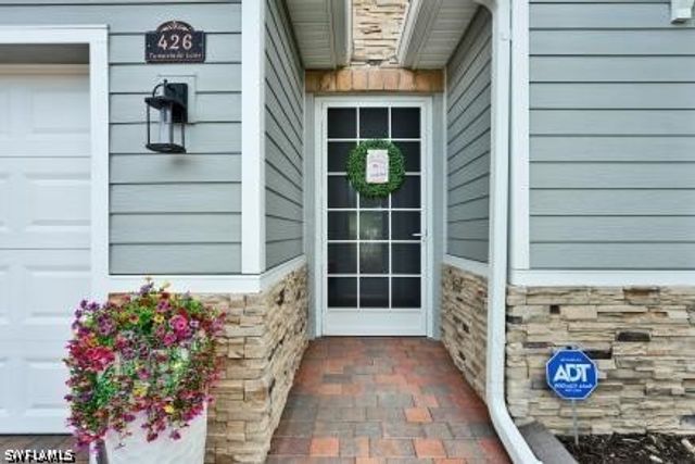 426 Tamarindo LN, Naples, FL 34114