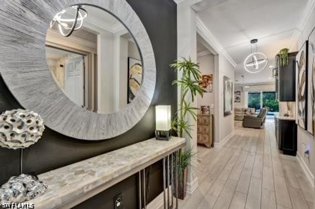 426 Tamarindo LN, Naples, FL 34114