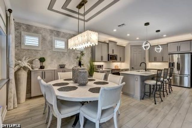 426 Tamarindo LN, Naples, FL 34114