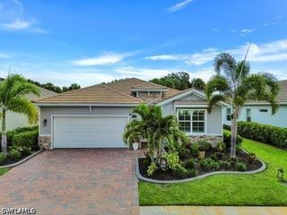 426 Tamarindo LN, Naples, FL 34114