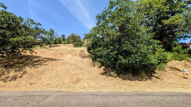 814 Mesa Drive, Eagle Point, OR 97524