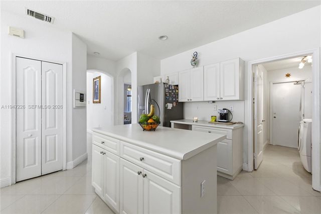 15184 SW 20th St, Miami, FL 33185