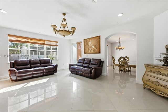 15184 SW 20th St, Miami, FL 33185