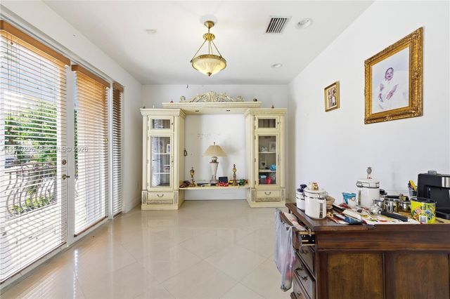 15184 SW 20th St, Miami, FL 33185