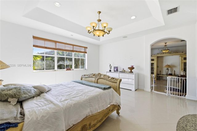 15184 SW 20th St, Miami, FL 33185