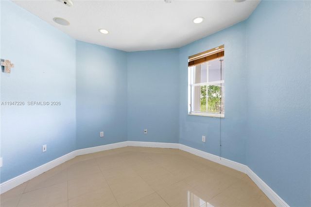 15184 SW 20th St, Miami, FL 33185