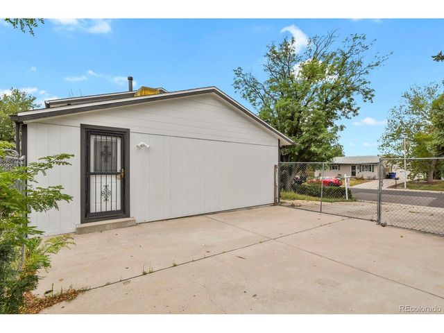 15977 E 17th Pl, Aurora, CO 80011
