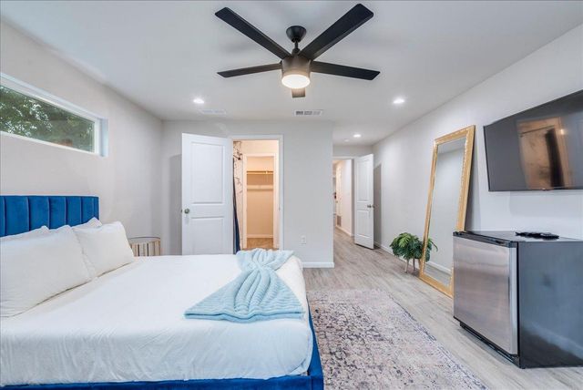 306 Juarez ST, San Marcos, TX 78666