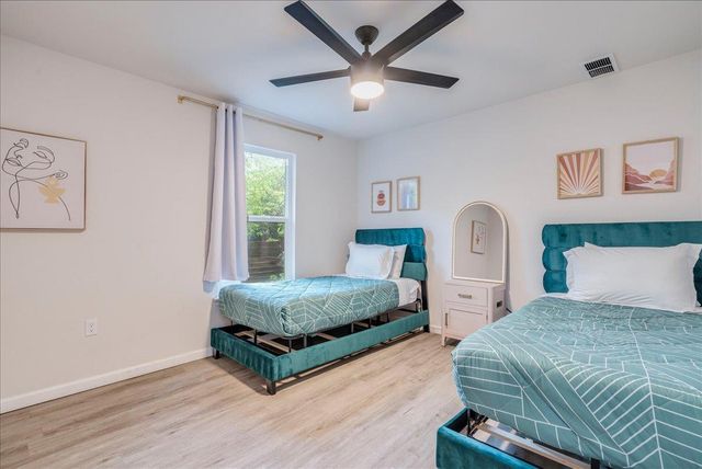 306 Juarez ST, San Marcos, TX 78666