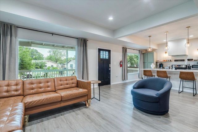 306 Juarez ST, San Marcos, TX 78666