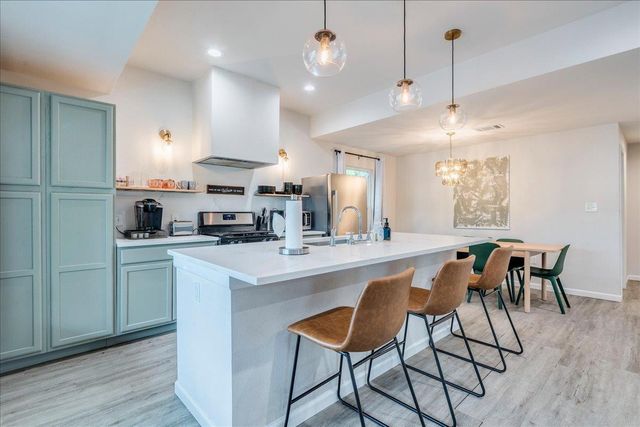 306 Juarez ST, San Marcos, TX 78666