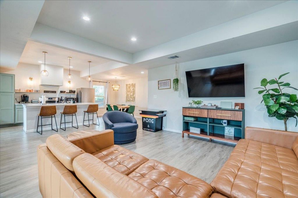 306 Juarez ST, San Marcos, TX 78666