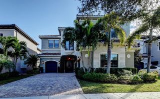 8652 Lewis River Road, Delray Beach, FL 33446