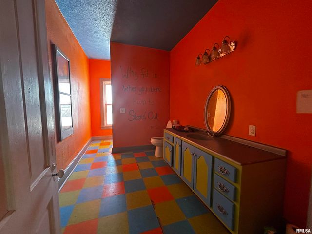 7749 Clarksville Road, Rochester, IL 62563