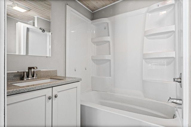 313 8th AVENUE N, Onalaska, WI 54650