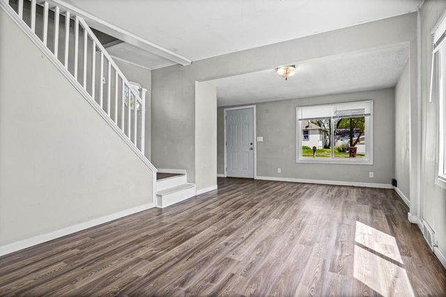313 8th AVENUE N, Onalaska, WI 54650