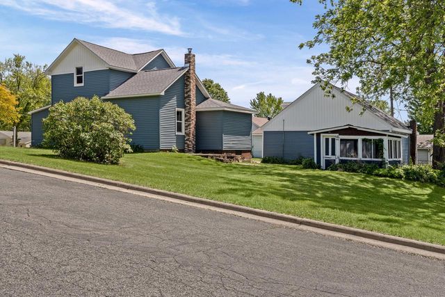 313 8th AVENUE N, Onalaska, WI 54650