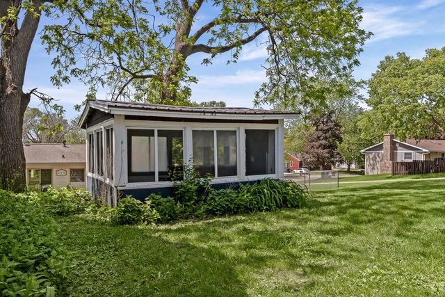 313 8th AVENUE N, Onalaska, WI 54650