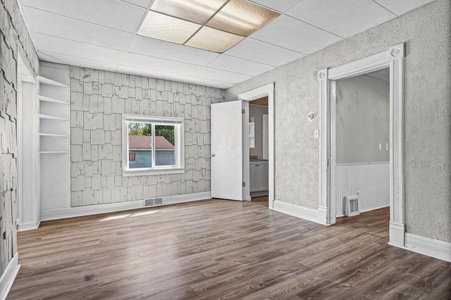 313 8th AVENUE N, Onalaska, WI 54650