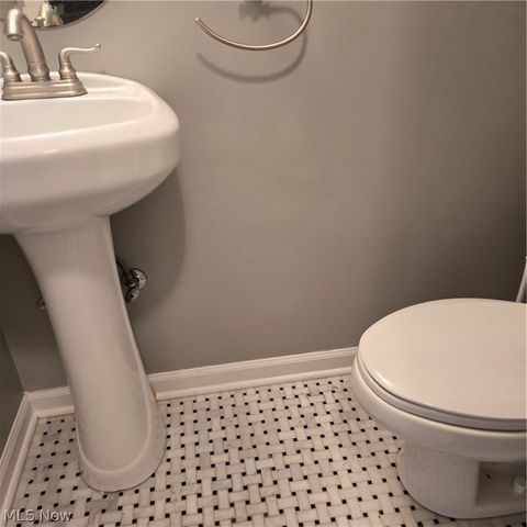 8104 Puritan Drive 52-C, Mentor, OH 44060