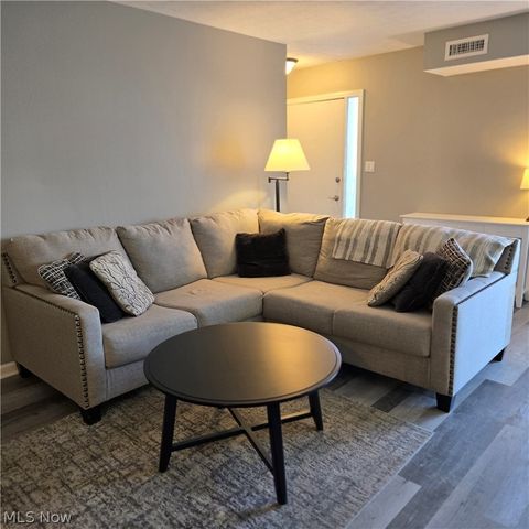 8104 Puritan Drive 52-C, Mentor, OH 44060