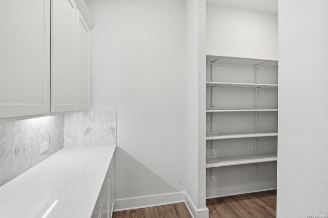 210 Landon Path, Castroville, TX 78009