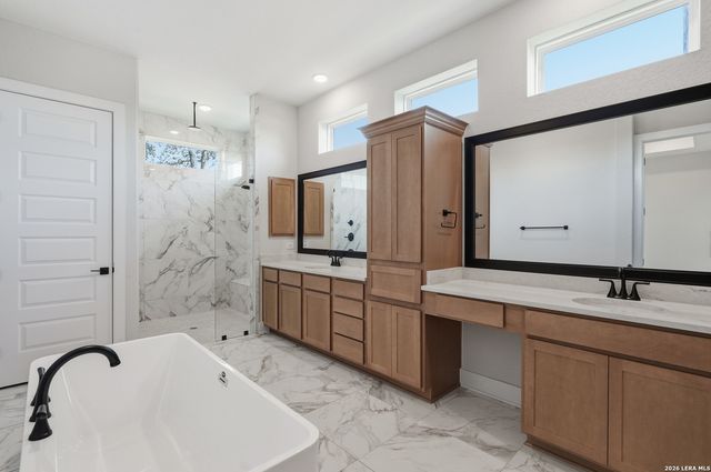 210 Landon Path, Castroville, TX 78009